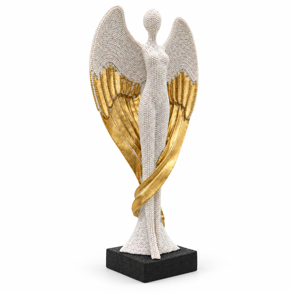 Ángel blanco con alas doradas, segundo ángulo