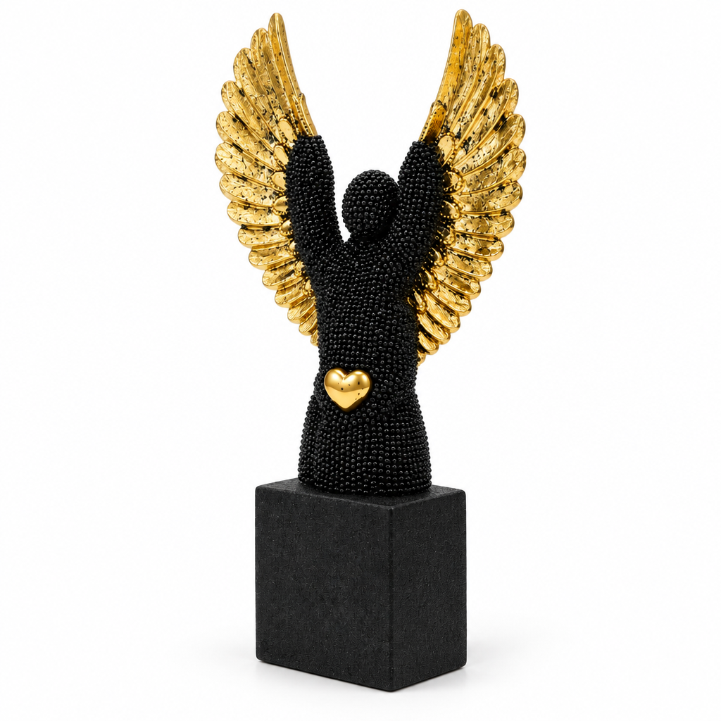 Ángel negro con alas doradas, segundo ángulo