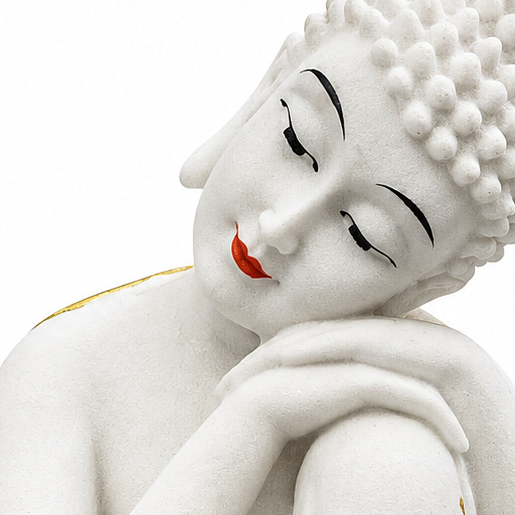 Buda blanco reclinado, detalle del rostro