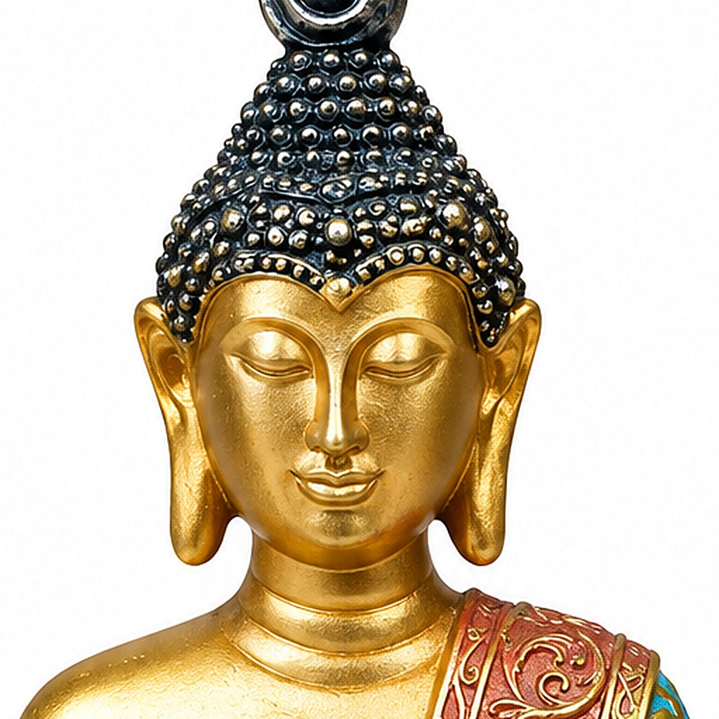 Buda turquesa en oración, detalle del rostro y la banda